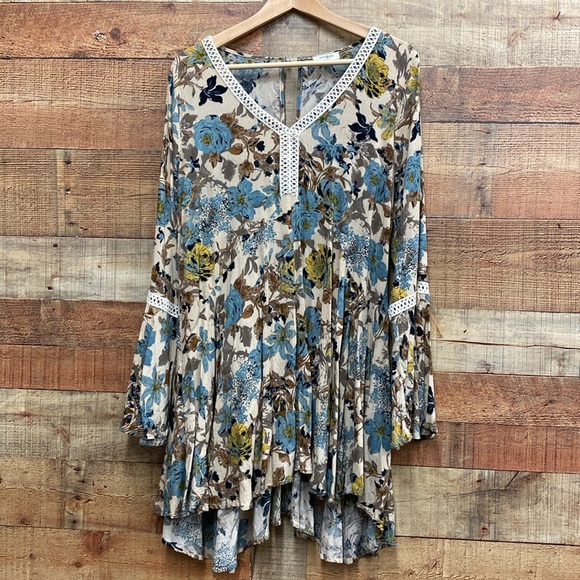 Umgee Dresses & Skirts - Umgee Bohemian Peasant Mini Bell Sleeve Tunic Dress
